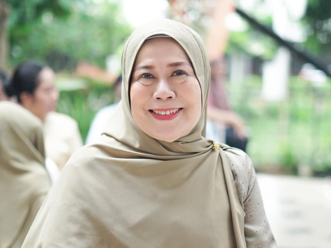 Dewi Yull Dipastikan Bakal Hadir Besok di Pemakaman Ray Sahetapy di Tanah Kusir